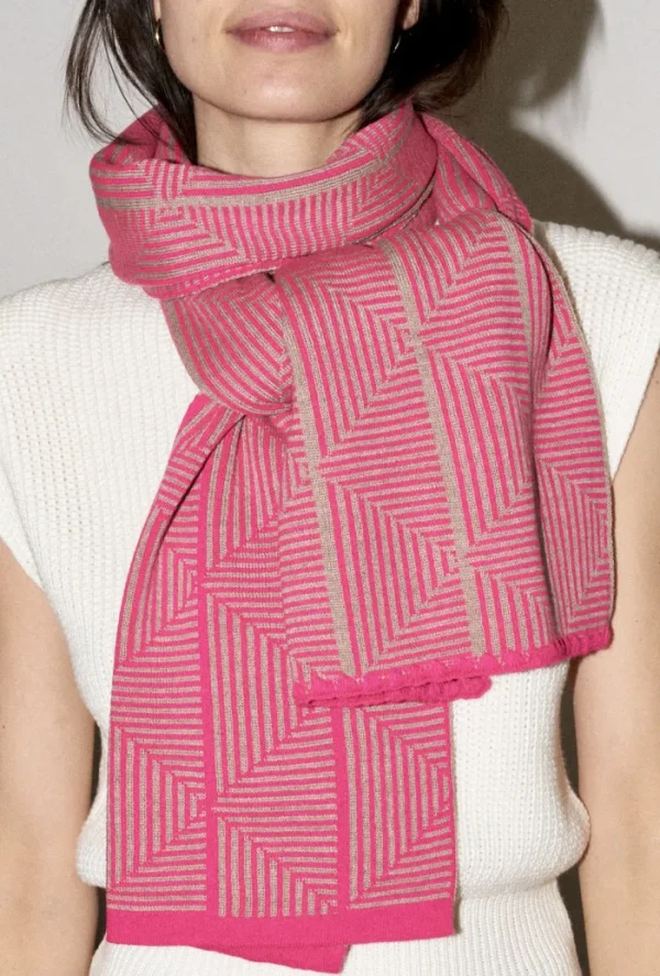 Erotokritos Scarves | Knitwear*Lorna - Knitted Jacquard Scarf - Pink